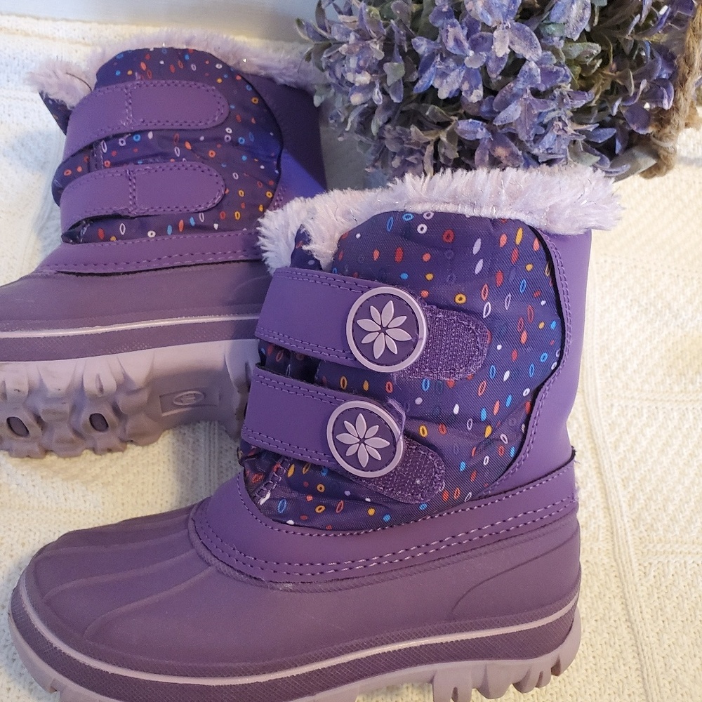 Snow boots size 11/12
